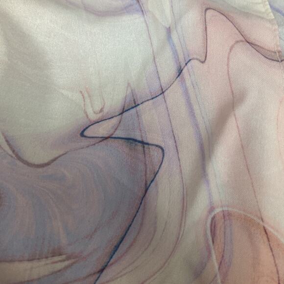 Old Navy Looking glass Mid-Rise StretchTech Dolphin-Hem Run Shorts - Picture 9 of 10